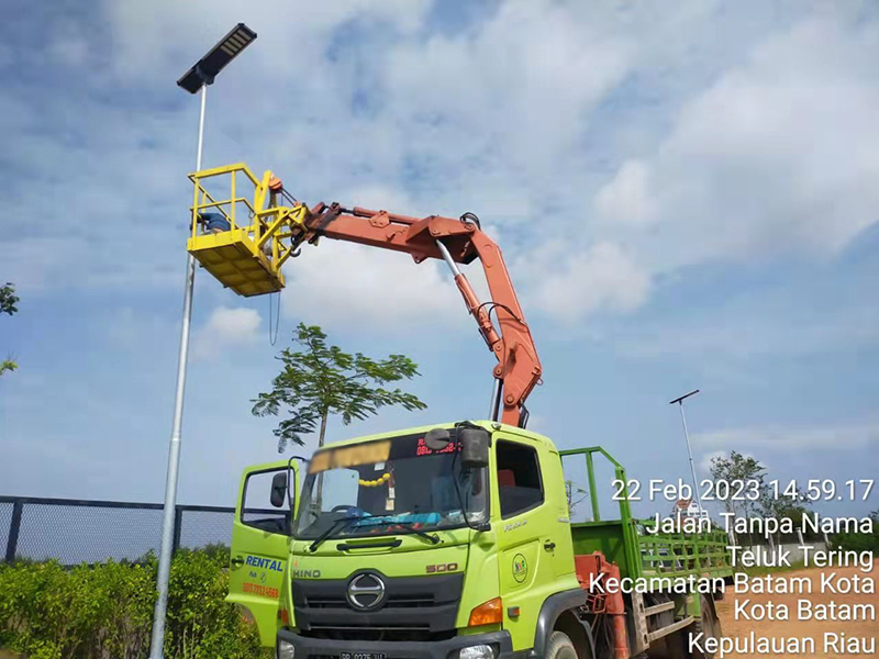 All in One Solar Street Light DL-YT-B Installation in Indonesia